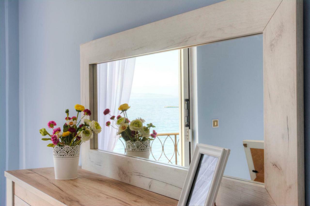 T8 Apartment On The Beach Benitses  Exterior foto